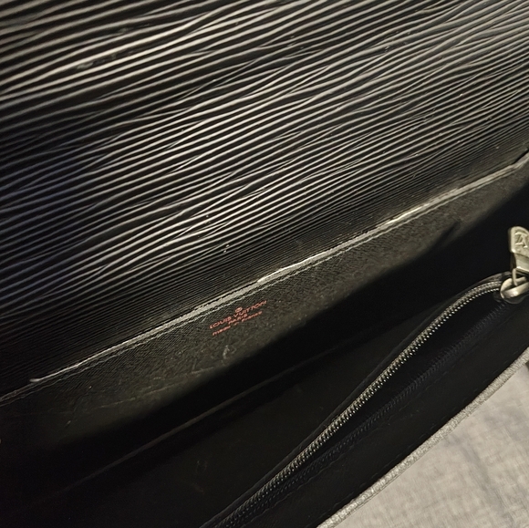 Louis Vuitton Black Epi Leather Briefcase - Picture 11 of 15